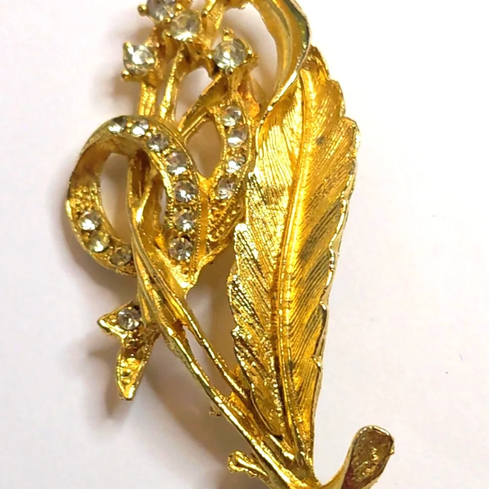 Vintage Gold-Tone Rhinestone Floral‎ Brooch Pin